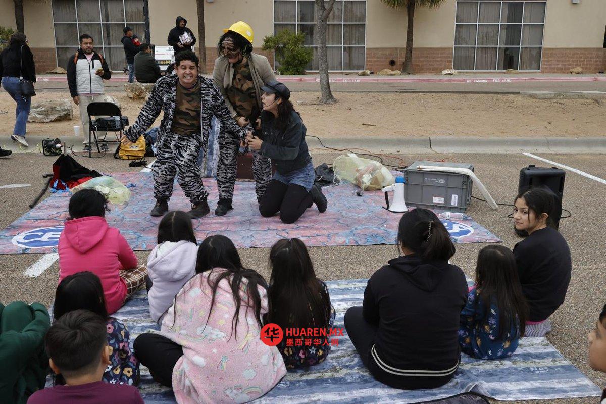 Compañía Palacio de los Títeres 为移民儿童带来戏剧表演