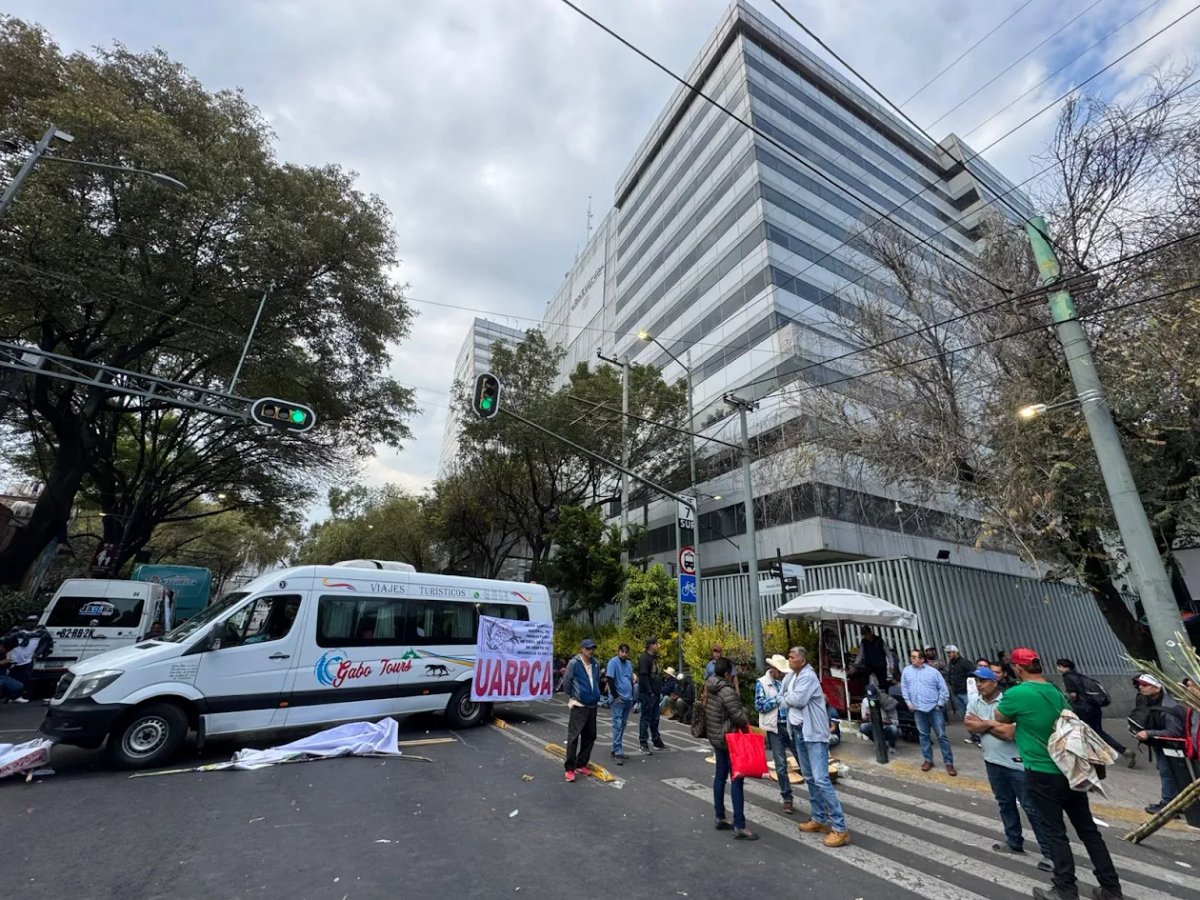 墨西哥内政部和农业部呼吁运输商及农民进行对话