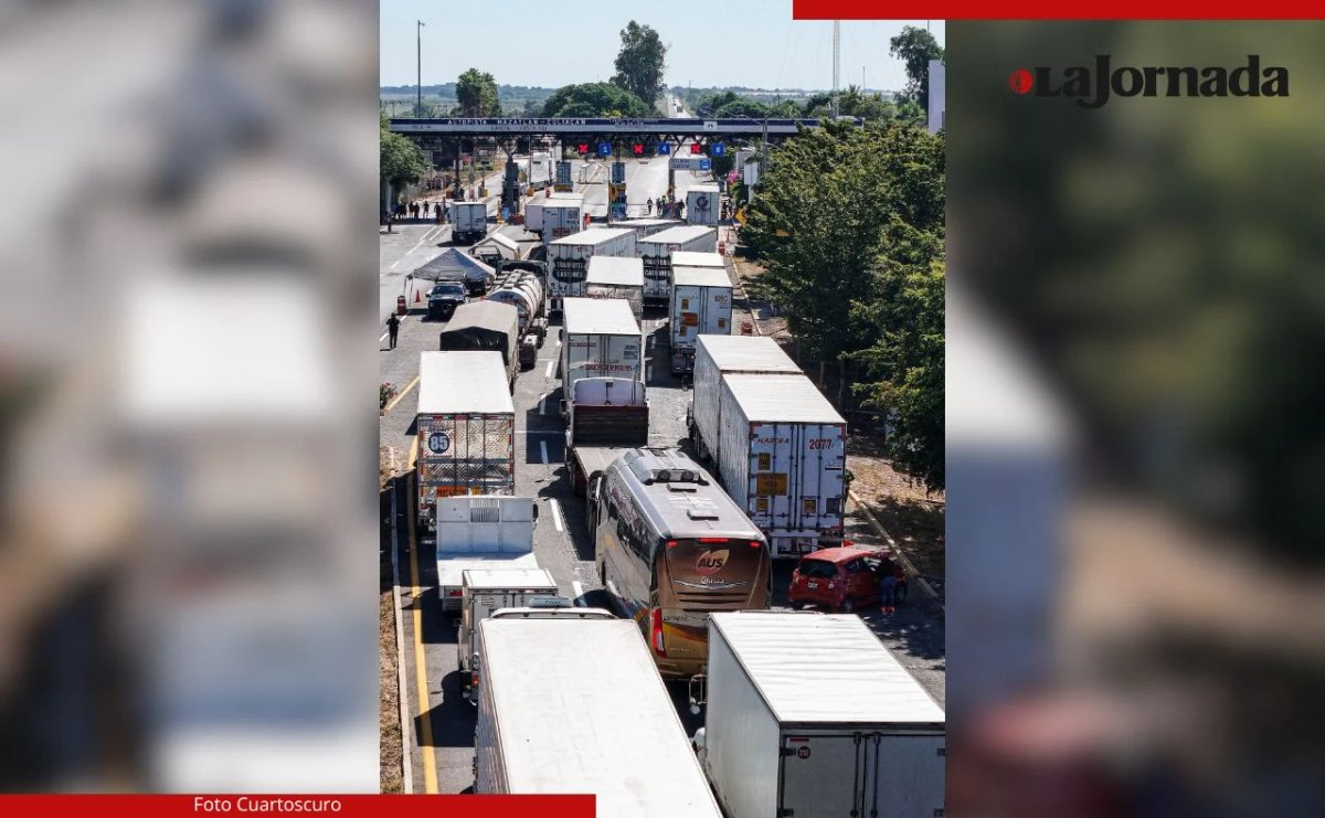 第二天运输工人和农民的道路封锁