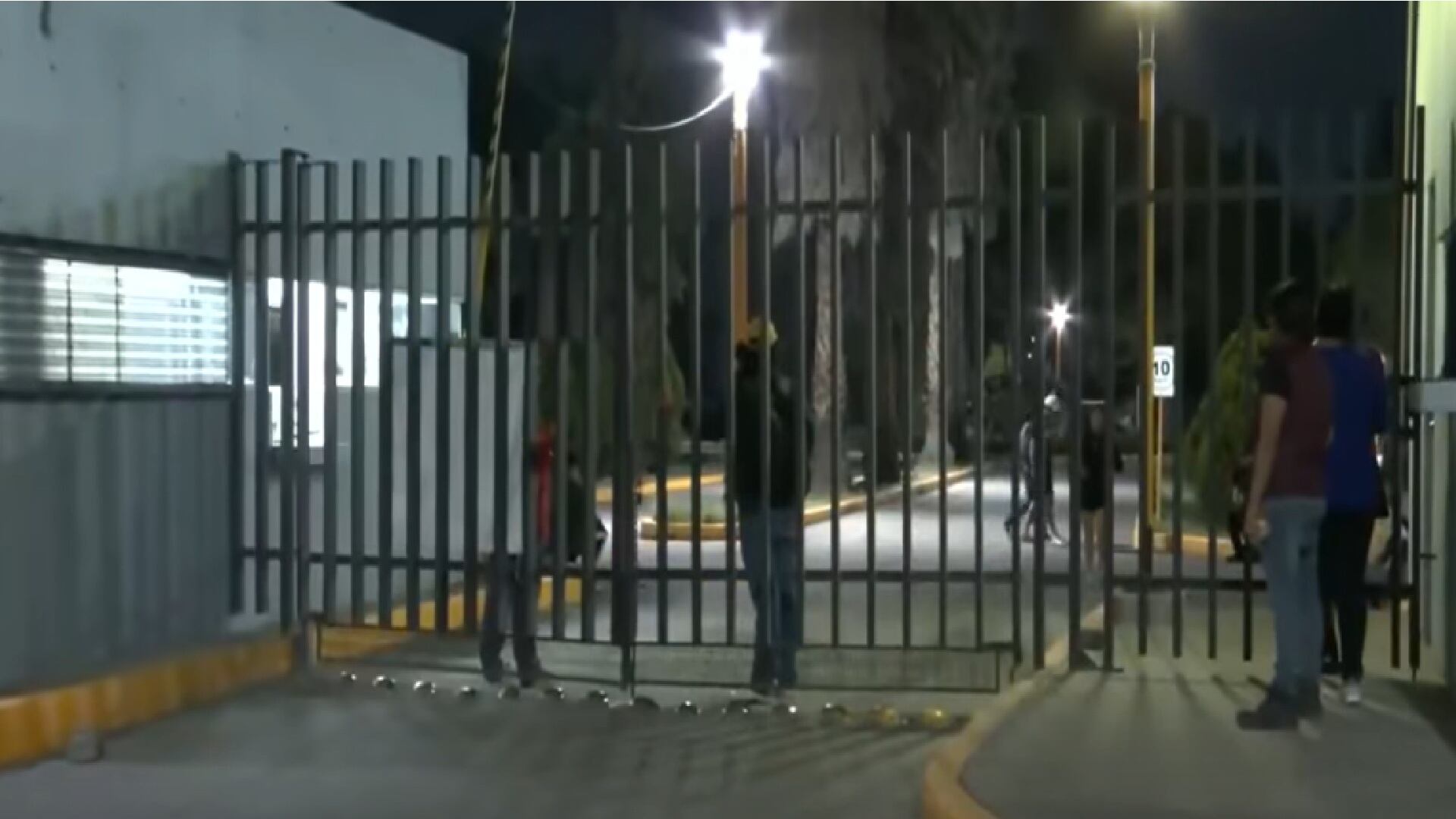 【注意】FES Cuautitlán Campo 4学生无限期罢课