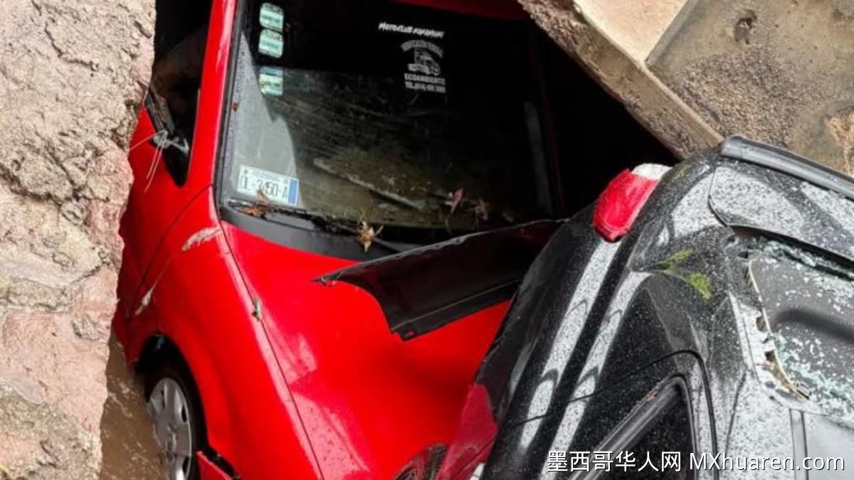 暴雨引发洪水冲走车辆 司机被困溺亡