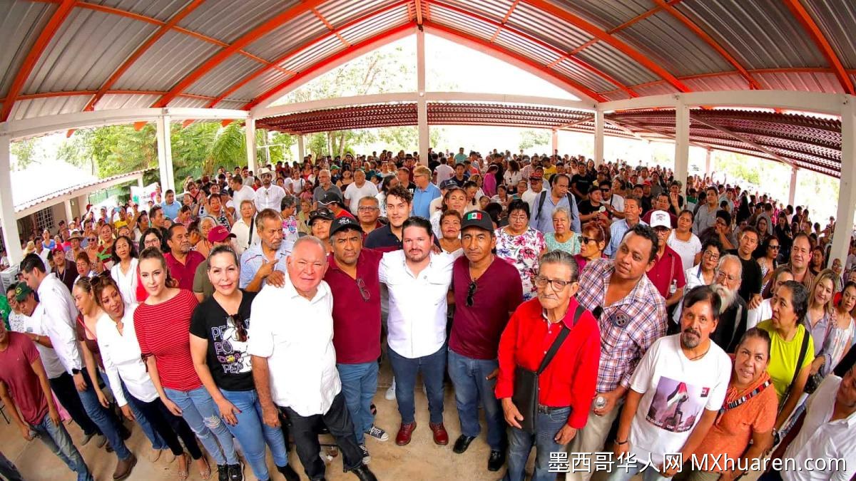 法里德·伦特里亚在普拉亚德尔卡门举行2200人集会