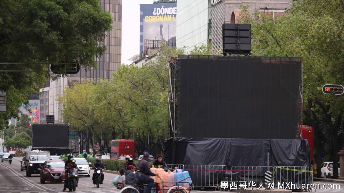 墨西哥城扩大改革大道屏幕区域 为独立天使纪念碑“减压”