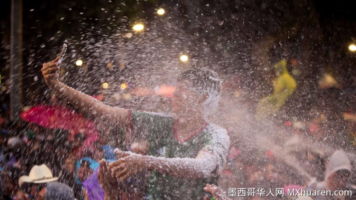 墨西哥城卫生部警告:世界杯庆祝泡沫存安全隐患