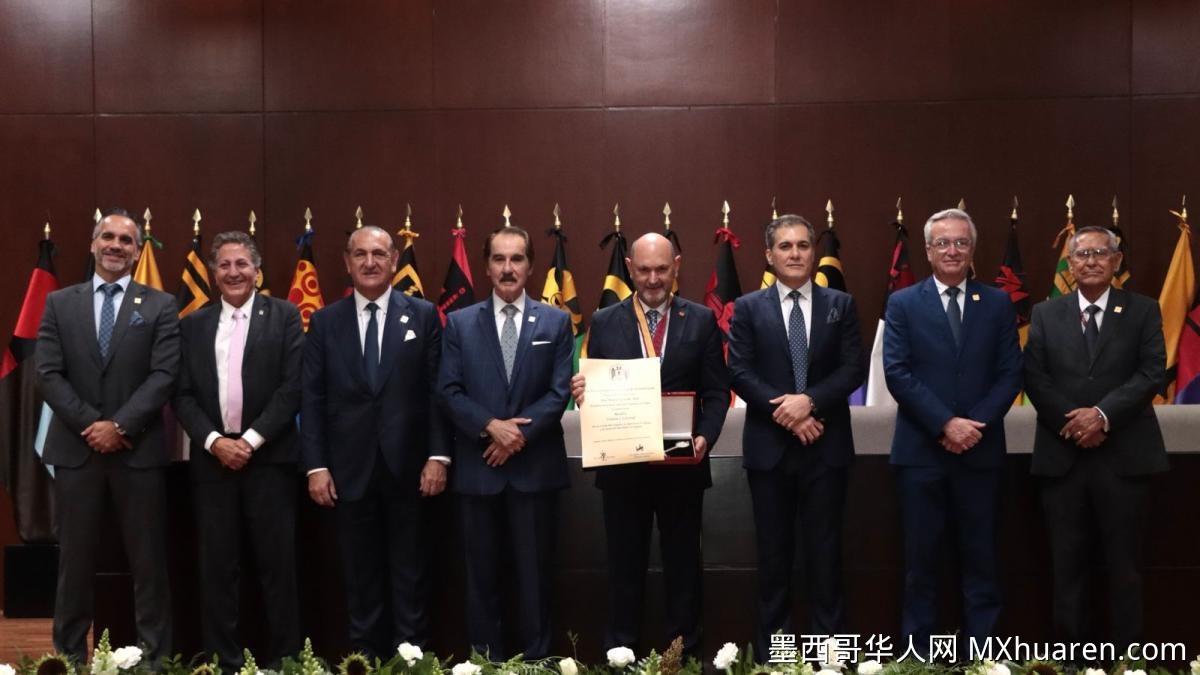 墨西哥高校授予西班牙足坛掌门人“科学自由”勋章
